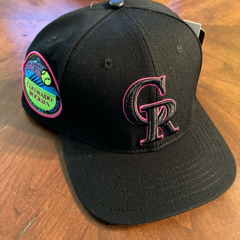 Brand New Colorado Rockies Neon Pro Standard NWT Snapback